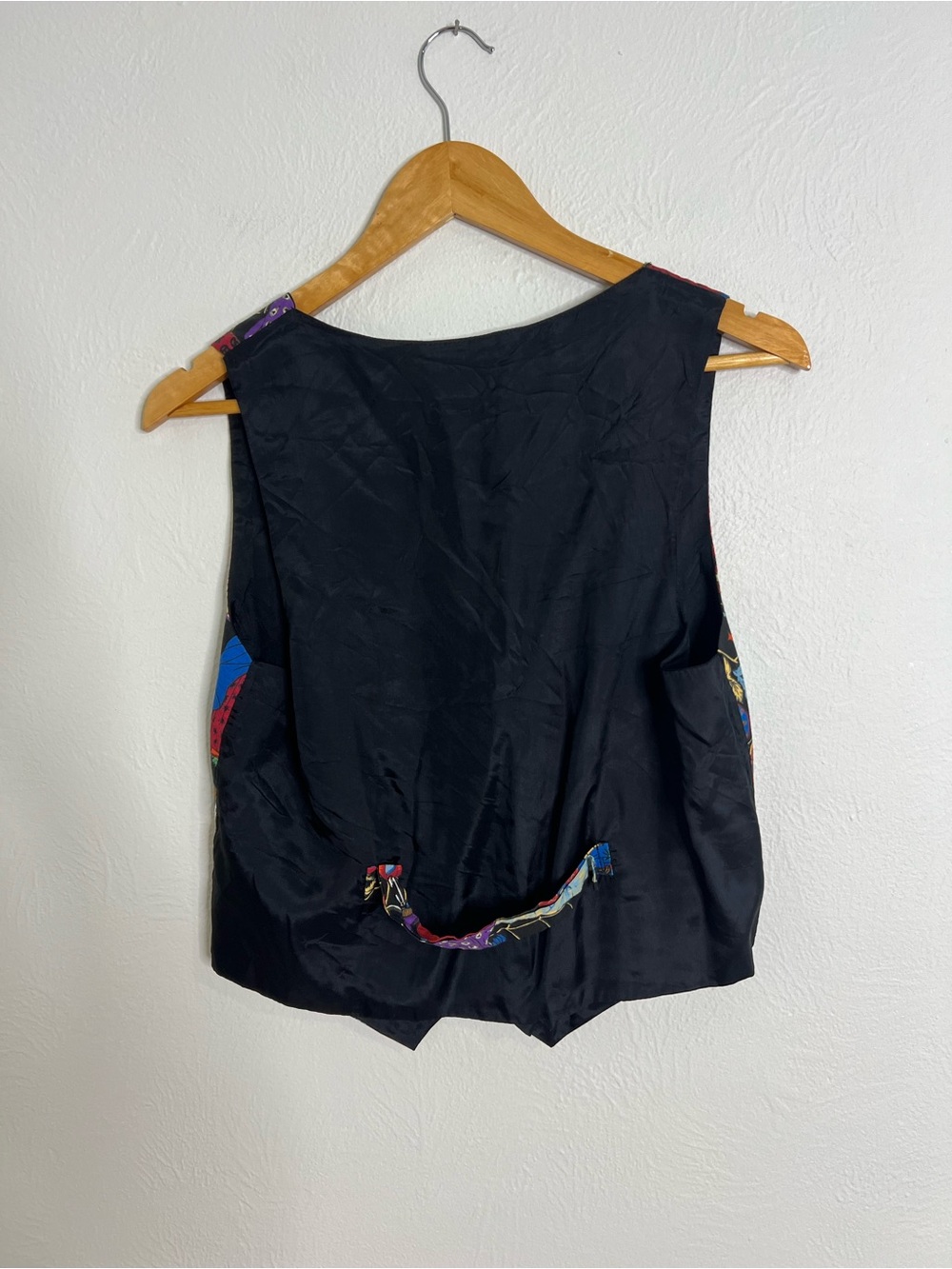 Vintage Halloween Print Vest - Colorful Spooky Scene size M - Picture 6 of 9